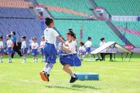 2015年5月：国民队谢泽尔对阵海盗队投出准完美比赛（最后一人触身球）。