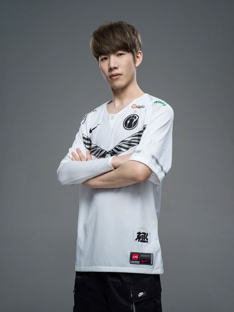 随着他继续 随着他继续