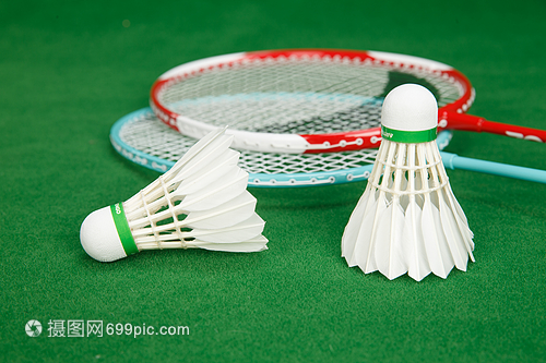 预计更多的 预计更多的