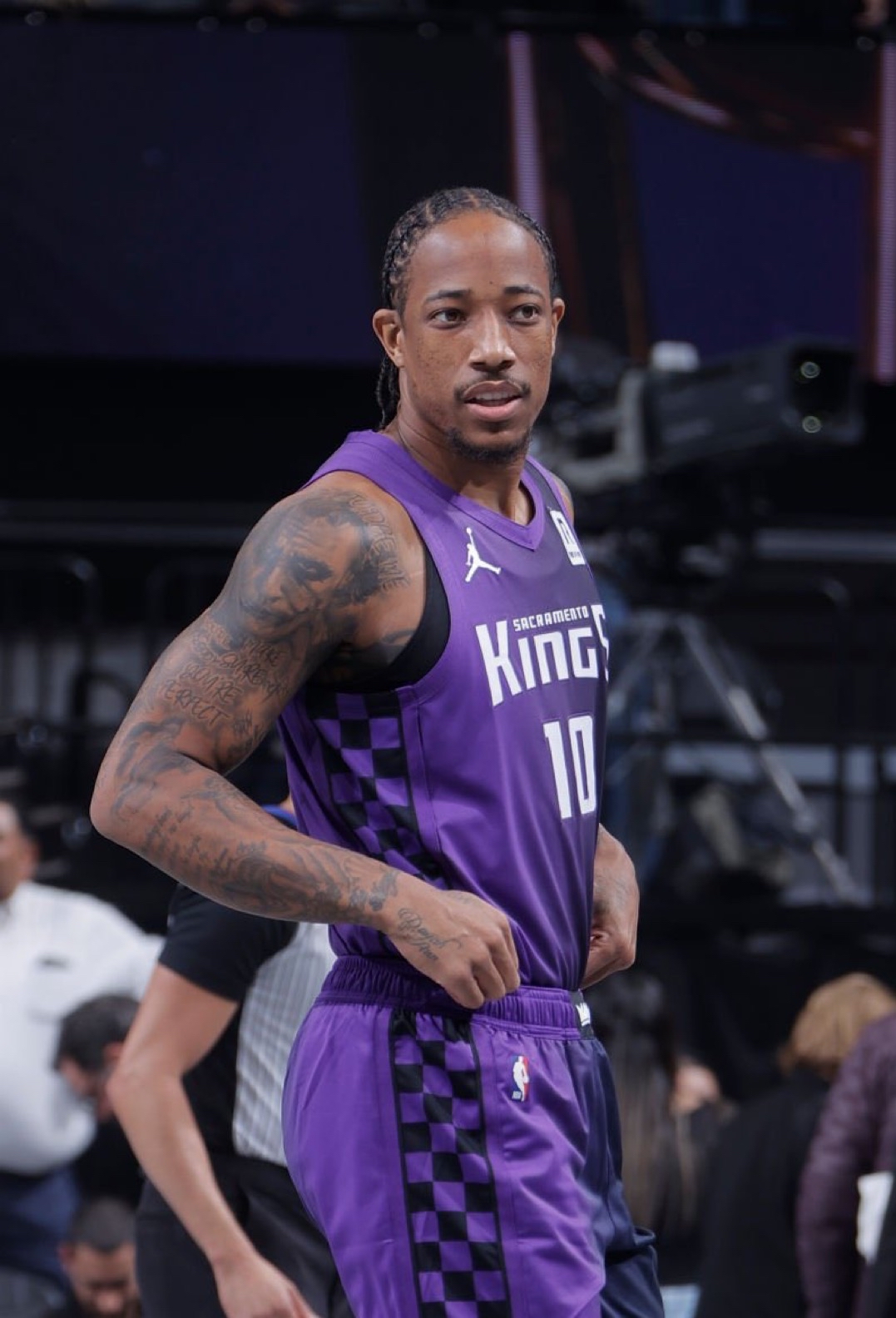 突出重围的 突出重围的