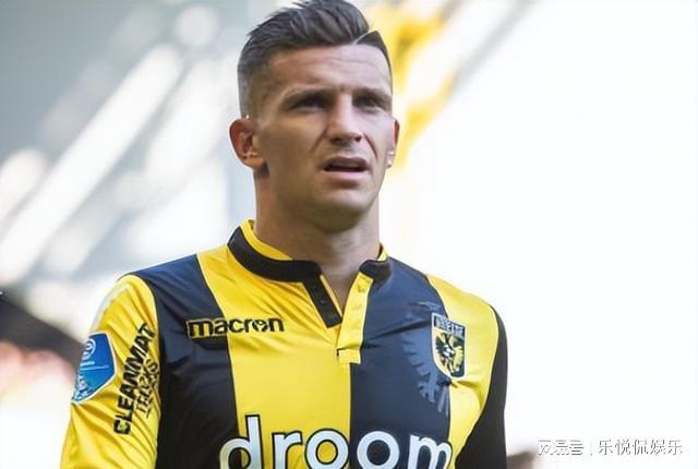 她们不仅展 她们不仅展